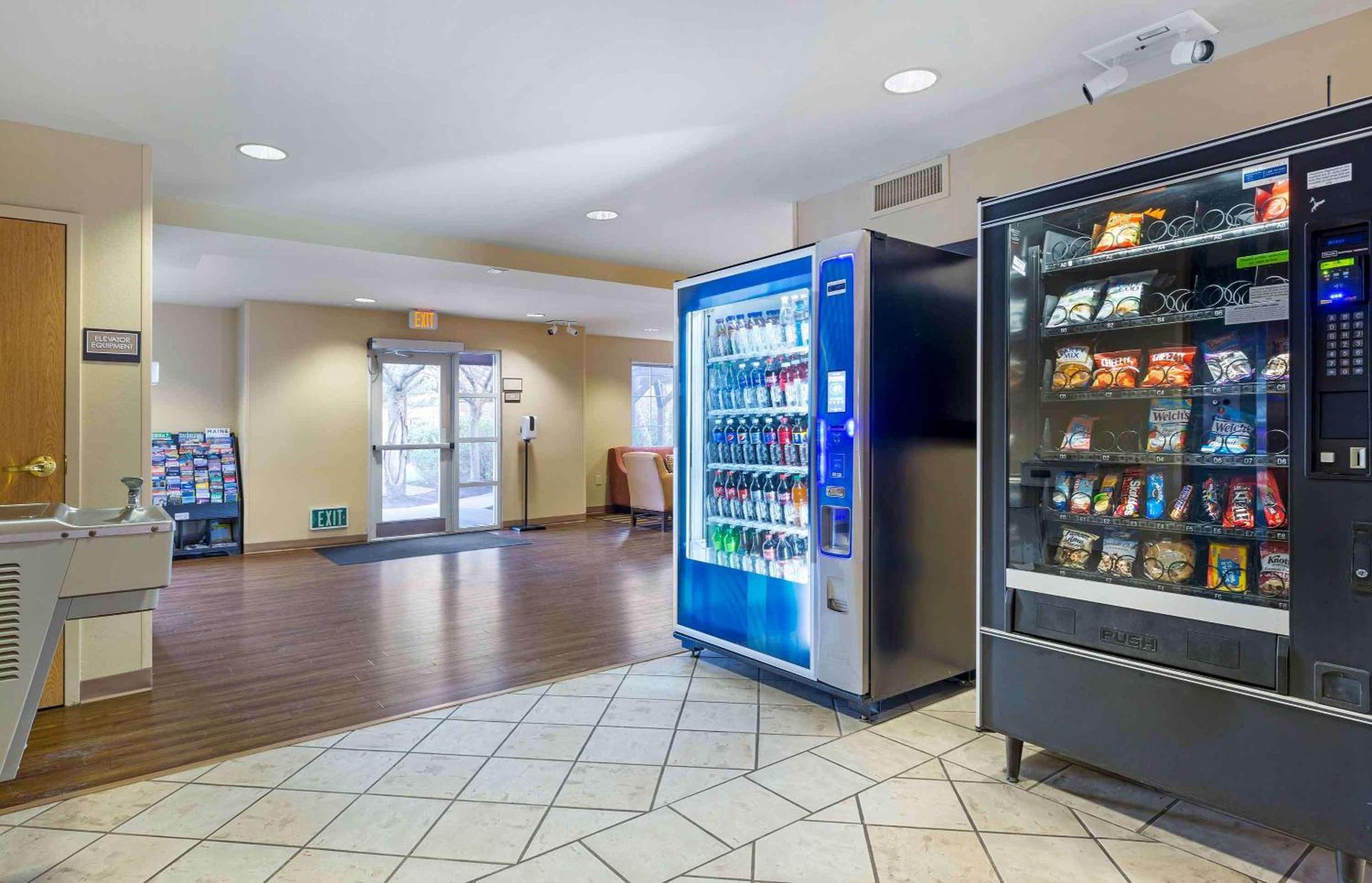 Extended Stay America Suites - Boston - Waltham - 32 4Th Ave Екстер'єр фото