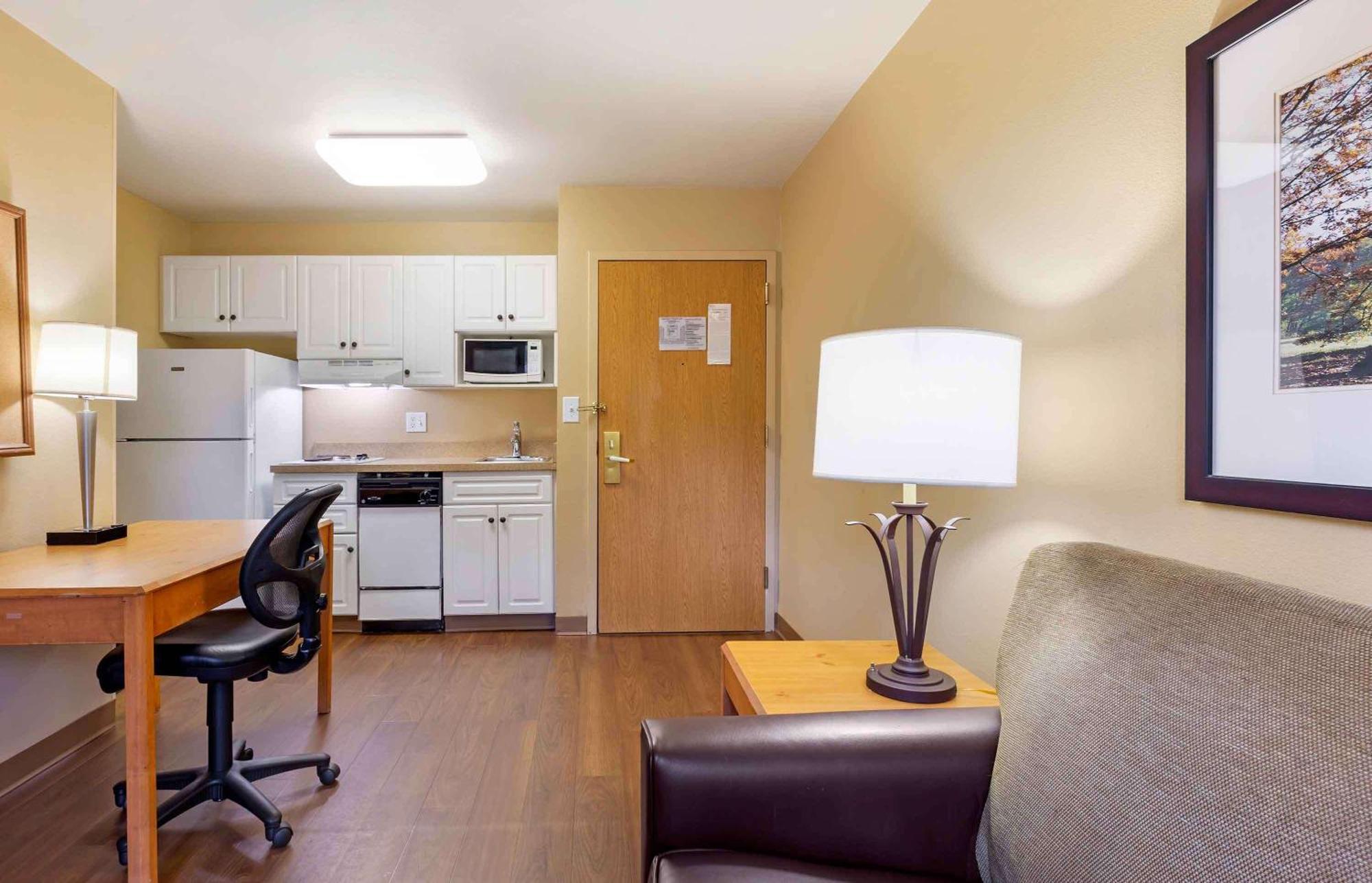 Extended Stay America Suites - Boston - Waltham - 32 4Th Ave Екстер'єр фото